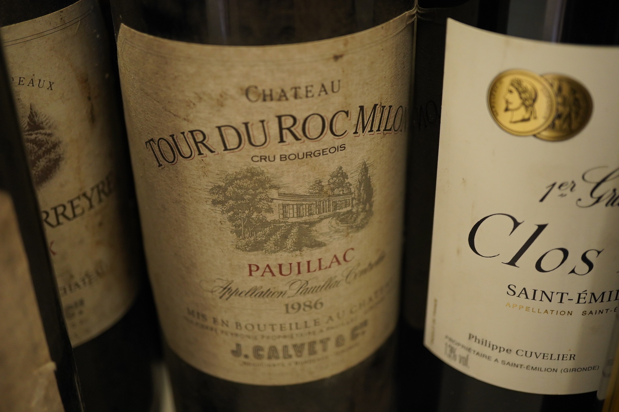 A mixed parcel of Bordeaux red wine
